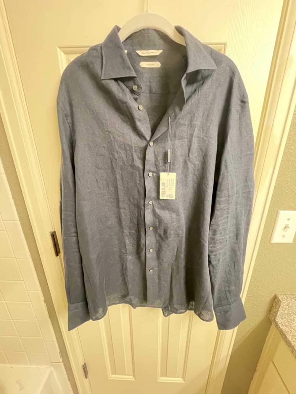 Suit Supply men’s linen NWT button down.Size 16.5 (Large). Orig price $139